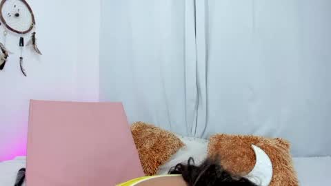 Snapshot of melodymoore_ chatting on May 5, 2026, 9:23 pm Melody online show from May 5, 2026, 9:23 pm