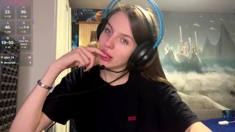 Hi Im Aria 18 years old online show from March 24, 2026, 1:05 pm