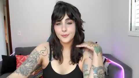 Snapshot of melunderline_ chatting on January 24, 2025, 8:43 pm Mel online show from January 24, 2025, 8:43 pm