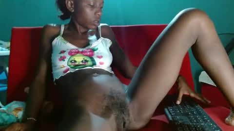 Snapshot of mely1003 chatting on December 23, 2025, 8:45 am mely online show from December 23, 2025, 8:45 am