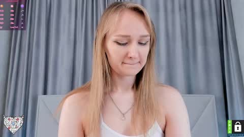 Snapshot of memento_mary chatting on March 7, 2025, 2:34 pm The princess of your dreams online show from March 7, 2025, 2:34 pm
