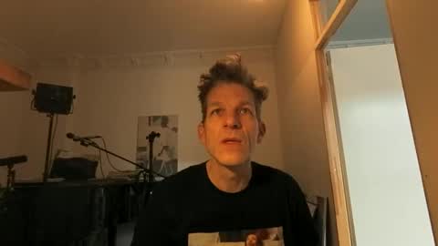 Snapshot of men2024again chatting on February 27, 2025, 8:28 am Andres online show from February 27, 2025, 8:28 am