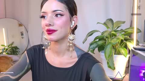 Snapshot of menasaurio_ chatting on March 2, 2025, 7:12 pm Mena  Help me reach 700 thumbs up online show from March 2, 2025, 7:12 pm