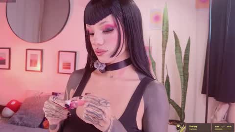 Snapshot of menasaurio_ chatting on October 27, 2025, 8:35 pm Mena  Help me reach 700 thumbs up online show from October 27, 2025, 8:35 pm