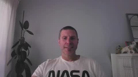 menotista online show from November 25, 2025, 4:18 pm