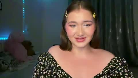 Snapshot of meow_claws chatting on July 11, 2026, 7:49 pm Kitten online show from July 11, 2026, 7:49 pm