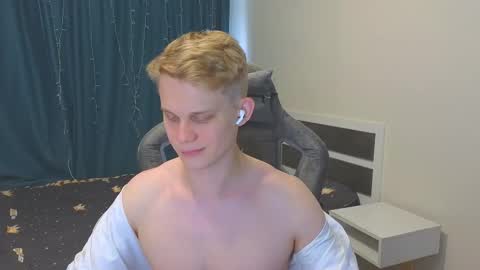 Mickey online show from November 19, 2025, 8:25 am