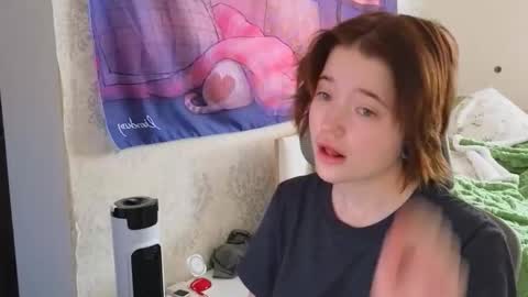 Snapshot of meowki4 chatting on October 6, 2025, 4:32 am meowme online show from October 6, 2025, 4:32 am