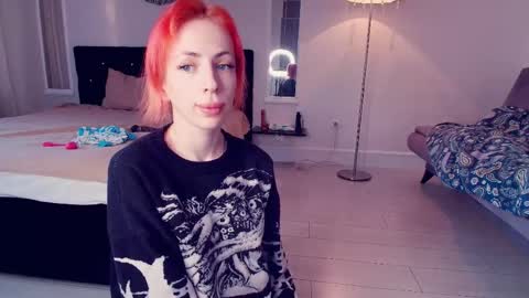 Snapshot of meowroslava chatting on May 1, 2026, 5:28 pm meowroslava online show from May 1, 2026, 5:28 pm