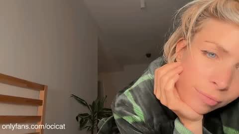 mer_kel online show from April 28, 2026, 11:43 pm
