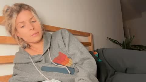 mer_kel online show from April 30, 2026, 10:36 pm