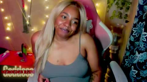 Snapshot of mercedesredd chatting on June 6, 2026, 2:44 pm Mercedes Redd online show from June 6, 2026, 2:44 pm
