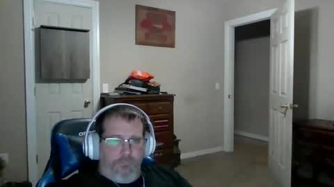mercer1977 online show from May 1, 2026, 9:25 am