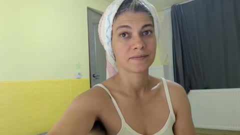 Snapshot of merciylove chatting on September 24, 2025, 2:20 pm Miss Helena online show from September 24, 2025, 2:20 pm