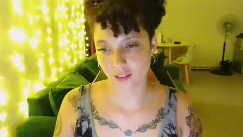 Snapshot of merida__freckles chatting on February 14, 2025, 12:51 am Miss Freckles online show from February 14, 2025, 12:51 am