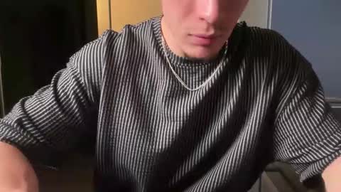 Snapshot of merlin07299 chatting on October 2, 2025, 11:34 pm merlin07299 online show from October 2, 2025, 11:34 pm