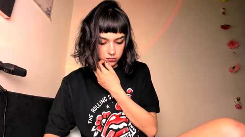 Snapshot of merlynn_ chatting on December 17, 2024, 8:56 am Diane 3 online show from December 17, 2024, 8:56 am