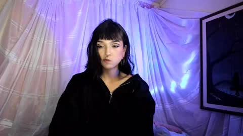 Snapshot of merlynn_ chatting on February 5, 2025, 6:13 am Diane 3 online show from February 5, 2025, 6:13 am