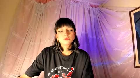 Snapshot of merlynn_ chatting on February 8, 2025, 6:43 am Diane 3 online show from February 8, 2025, 6:43 am