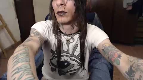 Snapshot of merurial1 chatting on October 15, 2025, 1:28 am merurial1 online show from October 15, 2025, 1:28 am