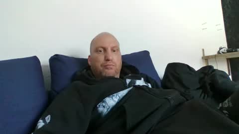 metaller123456 online show from March 21, 2026, 1:37 pm