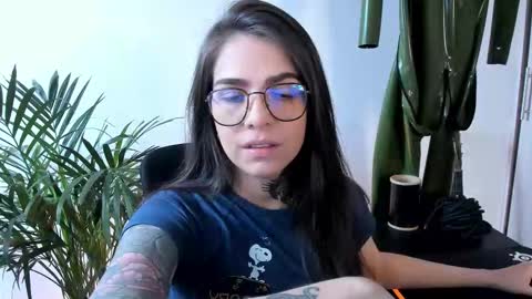 Snapshot of meurief chatting on October 1, 2025, 2:12 pm Meurif online show from October 1, 2025, 2:12 pm