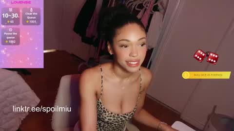 mew2wo online show from December 2, 2025, 9:03 am