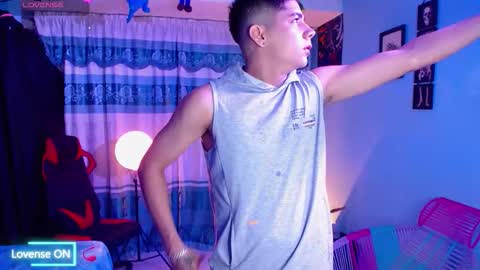 Snapshot of mexican_cum chatting on December 3, 2025, 3:25 am Jhon online show from December 3, 2025, 3:25 am