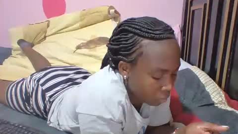 Snapshot of meybel chatting on November 10, 2025, 7:02 pm Meybel online show from November 10, 2025, 7:02 pm