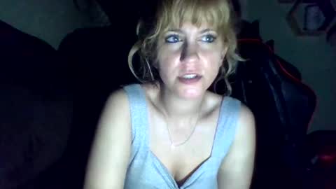 mezzy69 online show from April 15, 2026, 8:43 am