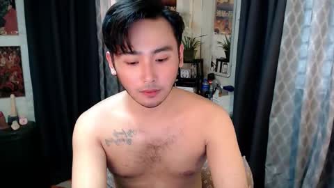 Mhikael online show from September 17, 2025, 2:57 am