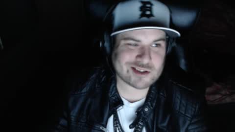 Snapshot of mi_vida21 chatting on February 28, 2025, 5:26 pm just ask online show from February 28, 2025, 5:26 pm