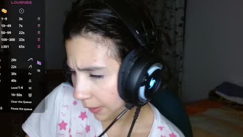 Mia online show from December 14, 2024, 6:13 am