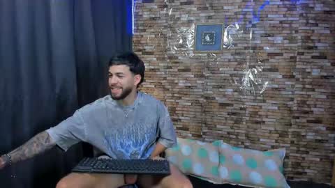 Mia and vincentt model indepent online show from March 4, 2025, 9:29 am