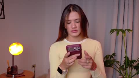 Snapshot of mia_benett_ chatting on July 13, 2026, 12:35 am Mia Benett online show from July 13, 2026, 12:35 am