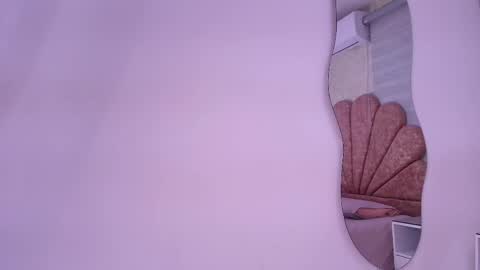 Mia  online show from April 10, 2026, 4:17 am