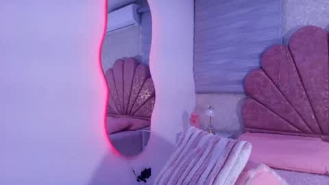 Snapshot of mia_collenss chatting on June 25, 2026, 3:06 am Mia online show from June 25, 2026, 3:06 am