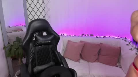 Snapshot of mia_collins_b chatting on April 29, 2026, 5:55 am mia_collins_b online show from April 29, 2026, 5:55 am