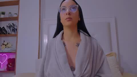 Snapshot of mia_daniellshot chatting on March 2, 2025, 12:32 pm Sarah Luna online show from March 2, 2025, 12:32 pm