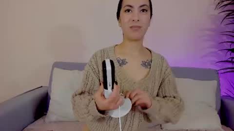 Snapshot of mia_daniellshot chatting on June 17, 2026, 1:23 pm Sarah Luna online show from June 17, 2026, 1:23 pm