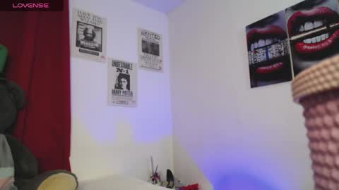 Mia online show from April 1, 2026, 1:41 pm