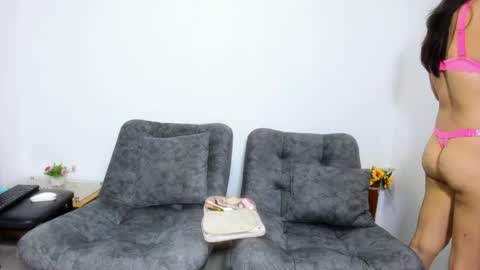 mia_eduard69 online show from April 1, 2026, 10:16 am