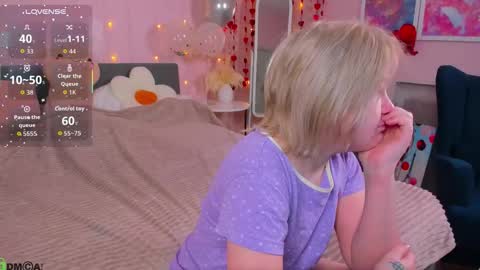 Mia online show from February 25, 2026, 2:54 am