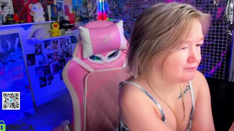 Mia online show from April 6, 2026, 4:46 am