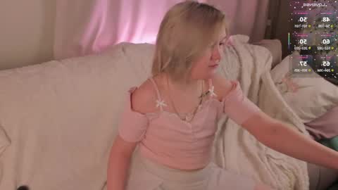 Mia online show from April 18, 2026, 2:37 am