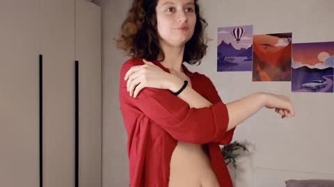 Snapshot of mia_frizz chatting on January 27, 2025, 4:11 pm Mia  online show from January 27, 2025, 4:11 pm