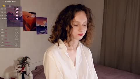 Snapshot of mia_frizz chatting on February 2, 2025, 1:52 pm Mia  online show from February 2, 2025, 1:52 pm