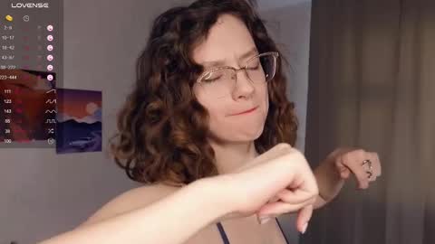 Snapshot of mia_frizz chatting on February 21, 2025, 10:07 am Mia  online show from February 21, 2025, 10:07 am