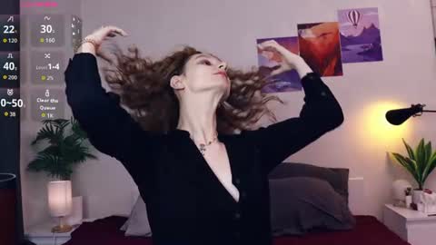 Snapshot of mia_frizz chatting on July 13, 2026, 3:26 pm Mia online show from July 13, 2026, 3:26 pm