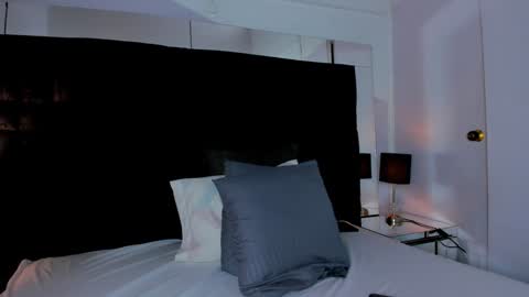 Snapshot of mia_garcia2 chatting on February 6, 2025, 9:17 pm MIA online show from February 6, 2025, 9:17 pm
